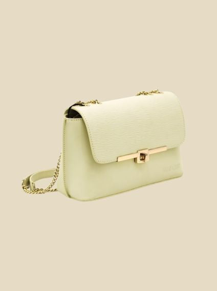 على الموضة للنساء