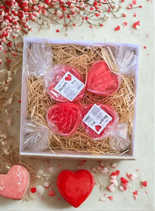 Heart-Shaped Cranberry Soap Set – Natural Handmade Bars with Vegetable Glycerin & Coconut Oil – Gentle Cleansing, Moisturizing & Romantic Gift (4 × 90g)