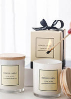 شمعة معطرة بجرة زجاجية فاخرة - جو زهور رومانسي - إطلاق عطر طويل الأمد - استمتع بما يصل إلى 40 ساعة من الاحتراق السعيد