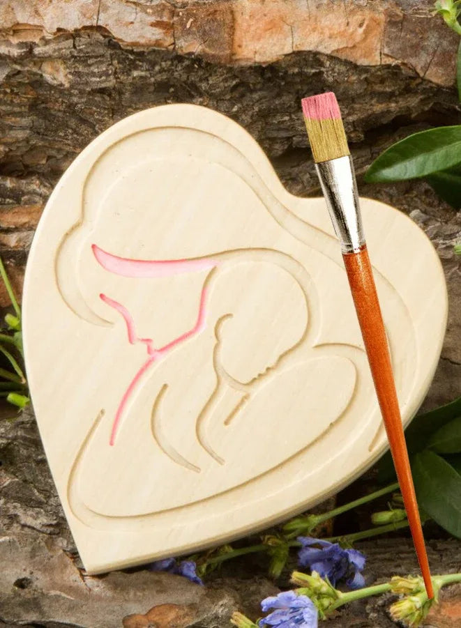 Heart-Shaped Wooden Jewelry Box with "Best Mom" Engraving & Glamorous MOM Choker Necklace – Gift Set for Mother’s Day