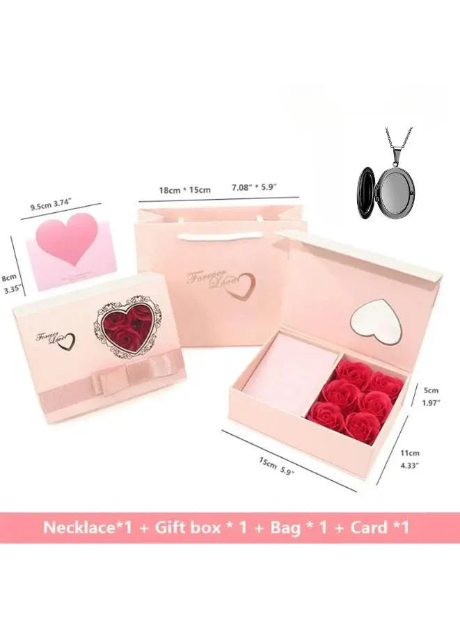 Set of jewelry items including a necklace, gift box, bag, and card with measurements on a white background.