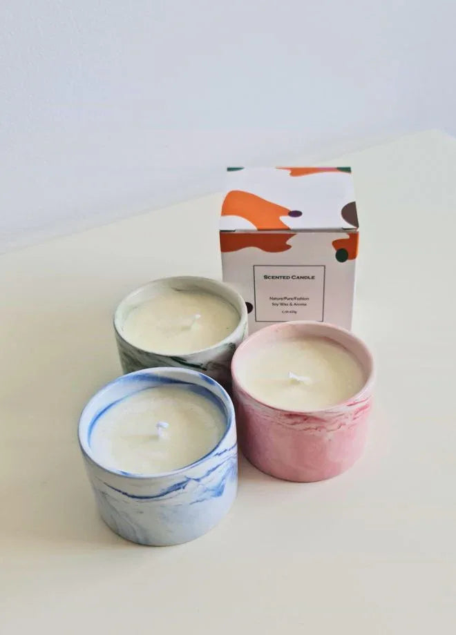 شمعة معطرة برائحة الغاردينيا من الزجاج الخالد - عطر منزلي آسر - مدة حرق ممتدة - ما يصل إلى 47 ساعة من النعيم المعطر الدائم