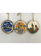 قطعة واحدة من شريحة لحاء الخشب غير المكتملة مع مجموعة الألوان والحامل